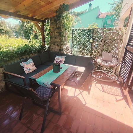 Apartman Hric -50M Od Plaze- Mali Lošinj Exterior foto
