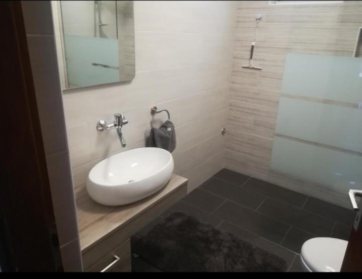 Apartman Hric -50M Od Plaze- Mali Lošinj Exterior foto