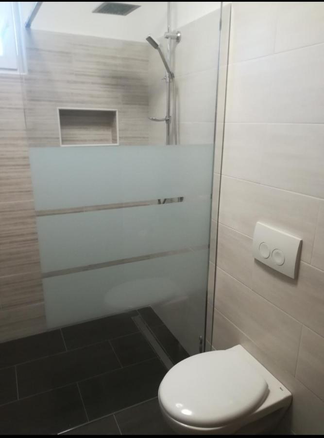 Apartman Hric -50M Od Plaze- Mali Lošinj Exterior foto