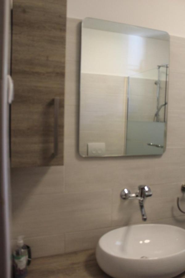 Apartman Hric -50M Od Plaze- Mali Lošinj Exterior foto